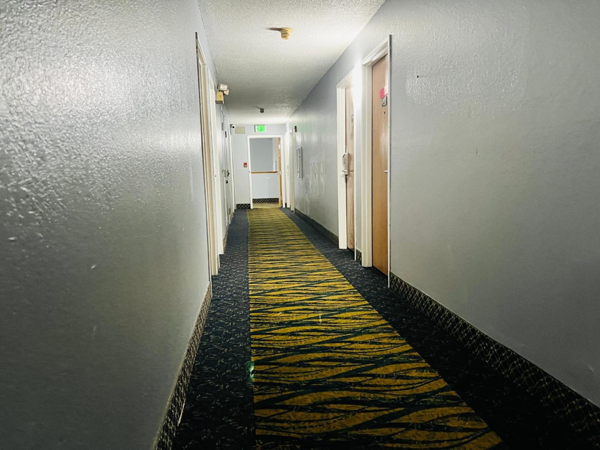Super Inn By Oyo Lansing Mi المظهر الخارجي الصورة