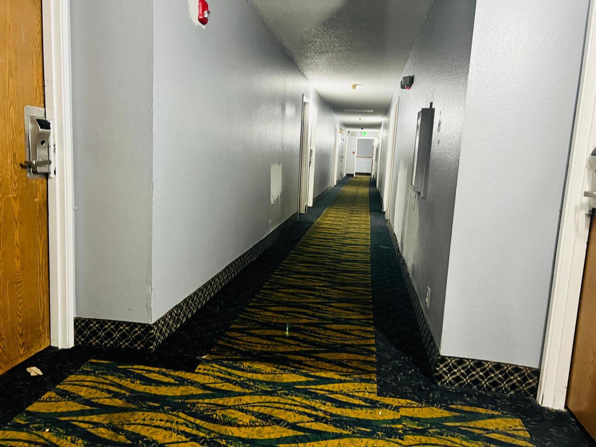 Super Inn By Oyo Lansing Mi المظهر الخارجي الصورة